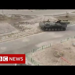 Russian tanks filmed entering Ukraine’s capital Kyiv – BBC News