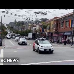 Driverless taxis in San Francisco trigger traffic jams, chaos