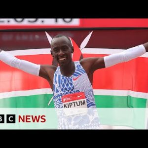 Kenya: Marathon world document holder Kelvin Kiptum dies in road accident | BBC News